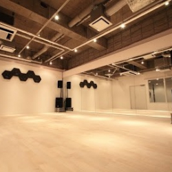 DANCE STUDIO DREAMONE．