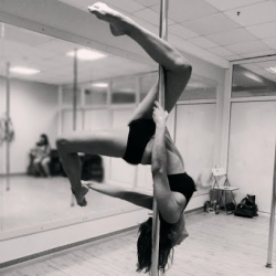 Vertikal POLE DANCE studio