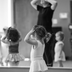 Трилоджи Данс Сентер