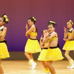 リトルクイーンズ (基山町民会館にて）