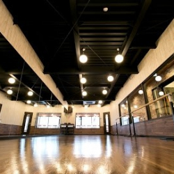 DANCE STUDIO camuro （カムロダンススタジオ）