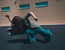 photo-1527321371879-08cbf2b96e35